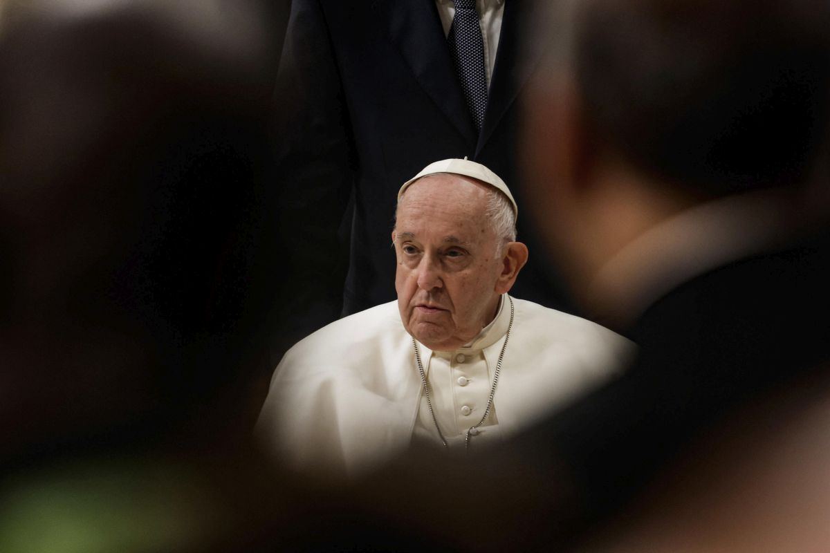 Papa Francisc a deplâns, la slujba de Înviere, indiferența din societate și „vântul rece al războiului”