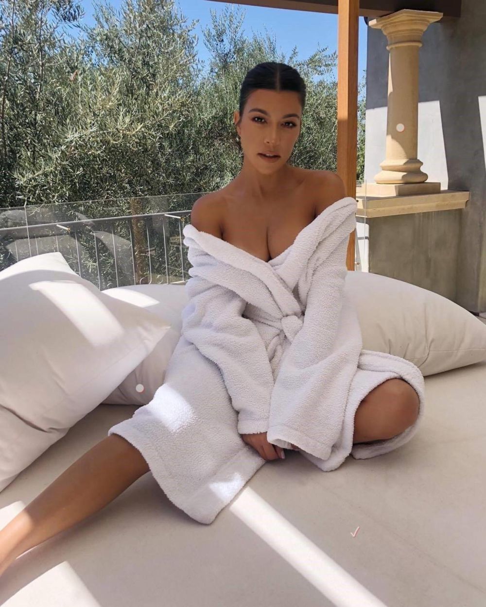 Kourtney Kardashian ar avea o relație cu un tânăr mai mic decât ea cu 19 ani! Cine este și cum arată bărbatul