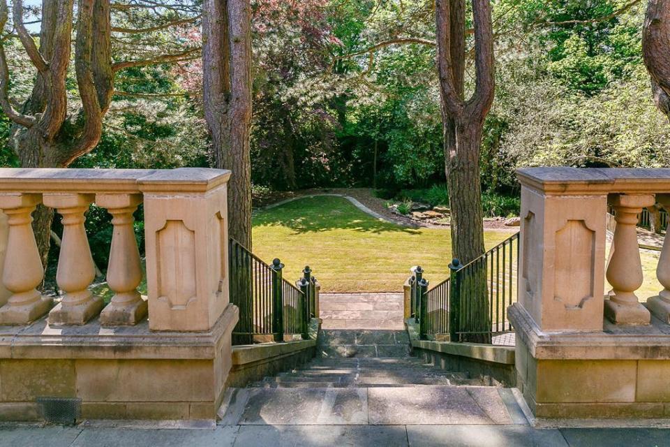 FOTO | Uite ce secret uriaș ascunde această casă. Din față arată ca un bungalou