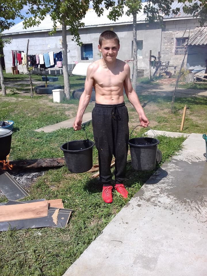 ”Micul Hercule” s-a făcut băiat mare. Cum arată acum Giuliano Stroe