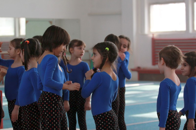 O zi din viața unor gimnaste: cu cântec spre sală, înainte! (EPISODUL 2) / FOTO&VIDEO