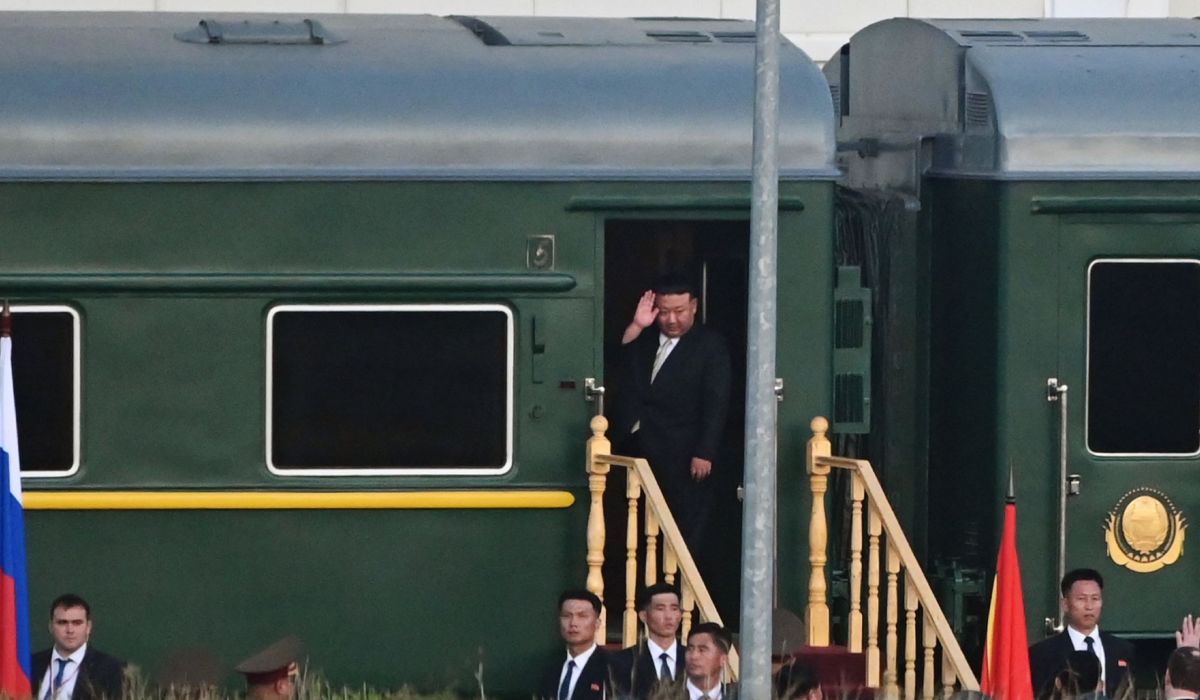 Trenul blindat al lui Kim Jong-Un a intrat în China: cum arată „fortăreața pe șine” care circulă cu cel mult 60 km/h