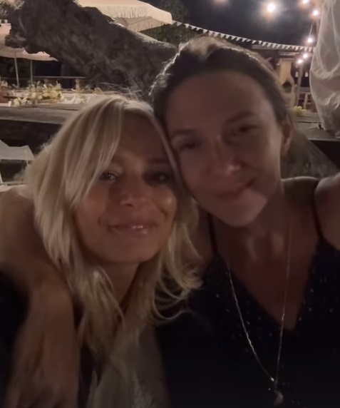 Imagini de la botezul celei de-a patra fetițe a Laurei Cosoi. Evenimentul a avut loc în Maramureș, iar invitații au primit mâncare gătită la ceaun