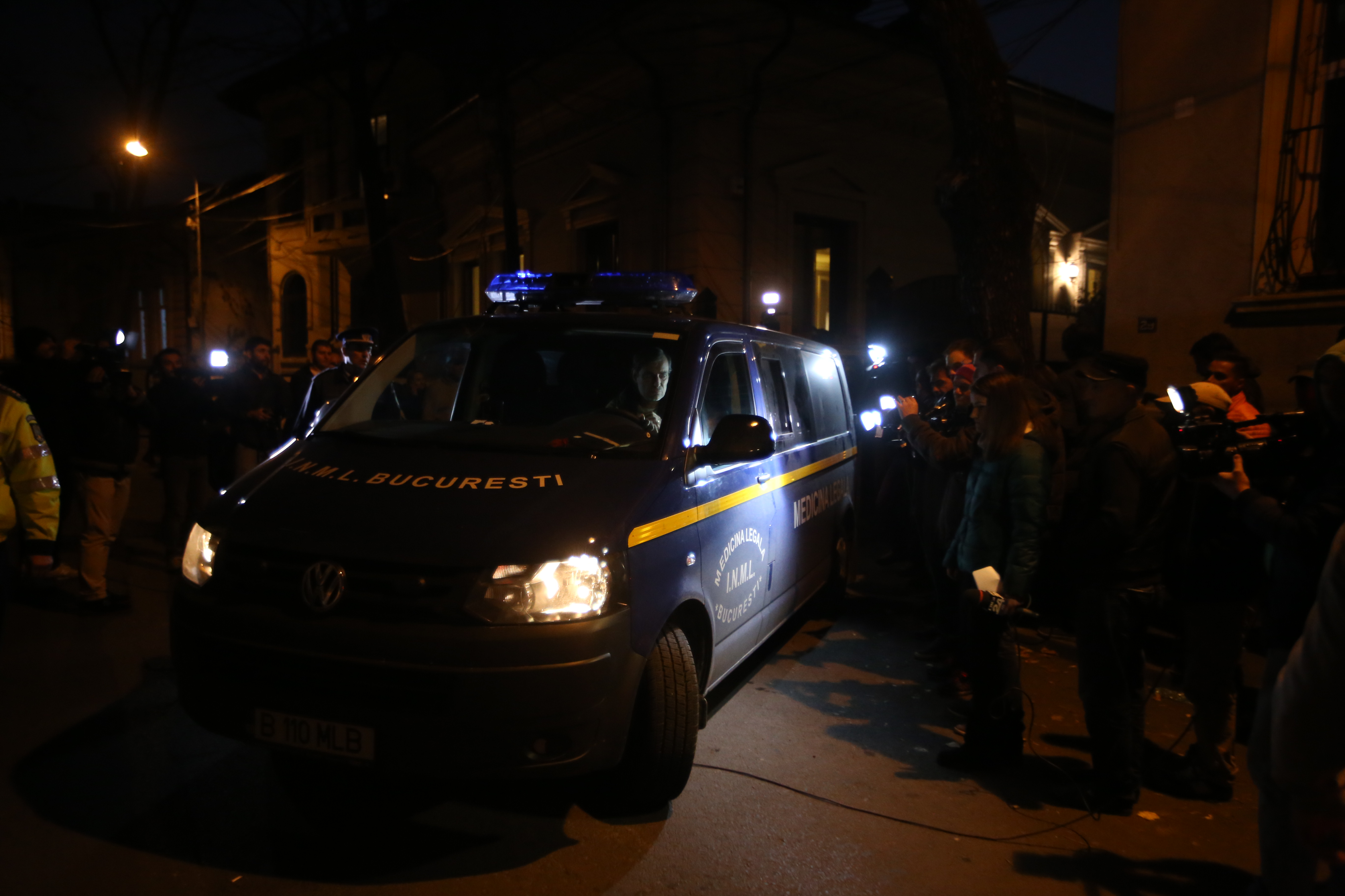 FOTO EXCLUSIV/ Imagini de la locuința Stelei Popescu. Trupul actriței a fost preluat de IML