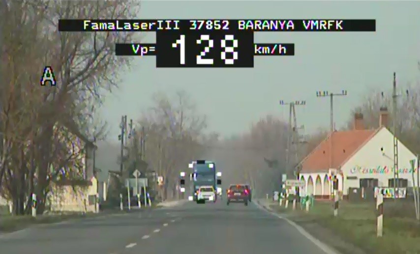 50 helyett 128-cal repesztett, gigabírságra számíthat a kamiont előző baranyai gyorshajtó