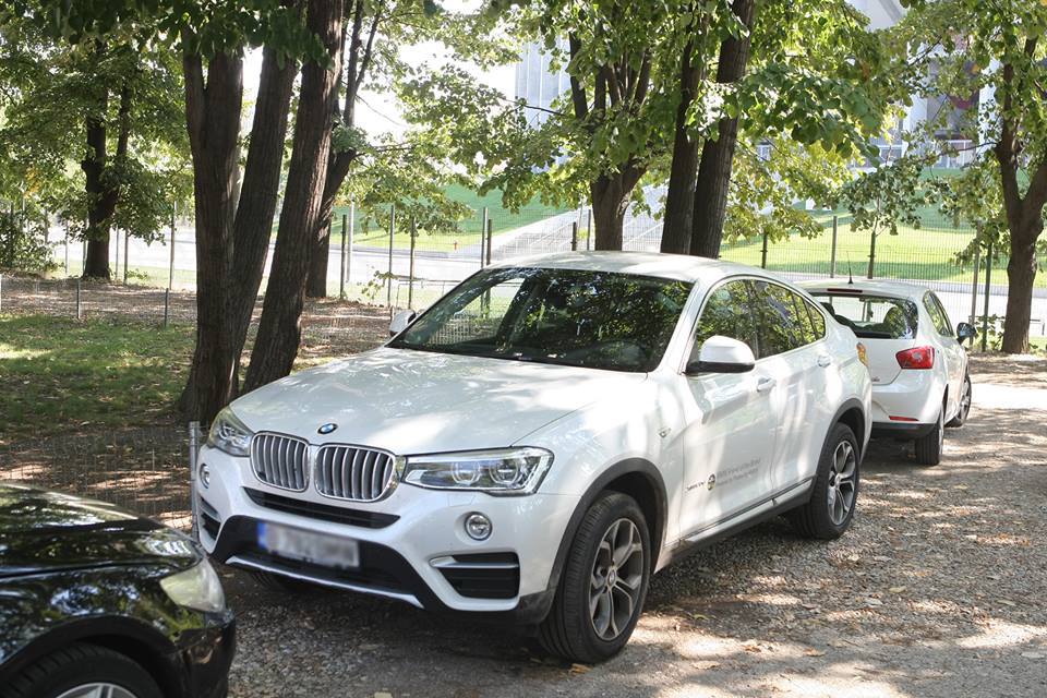 Sorana Cîrstea și Irina Begu conduc mașini de zeci de mii de euro. Fete de milioane cu bolizi în dotare! GALERIE FOTO