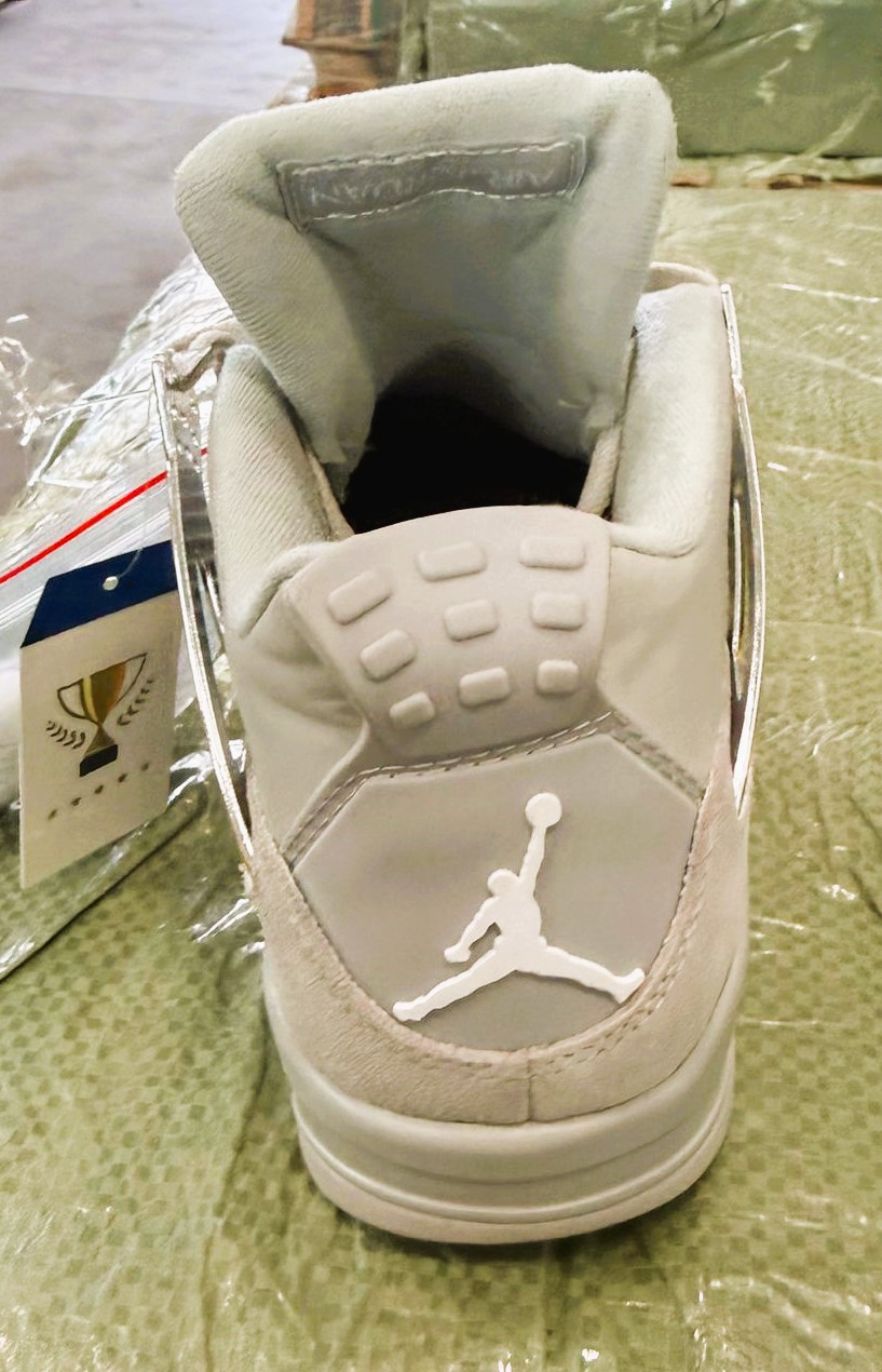 Jante auto „BMW și AUDI” și peste 500 adidași „AIR JORDAN NIKE” „made in China”, confiscați de vameși în Constanța