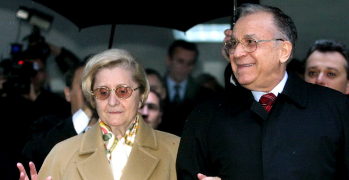 Ion Iliescu locuiește într-un apartament de lux, luat la preț de nimic. Cât a dat pe casă | FOTO