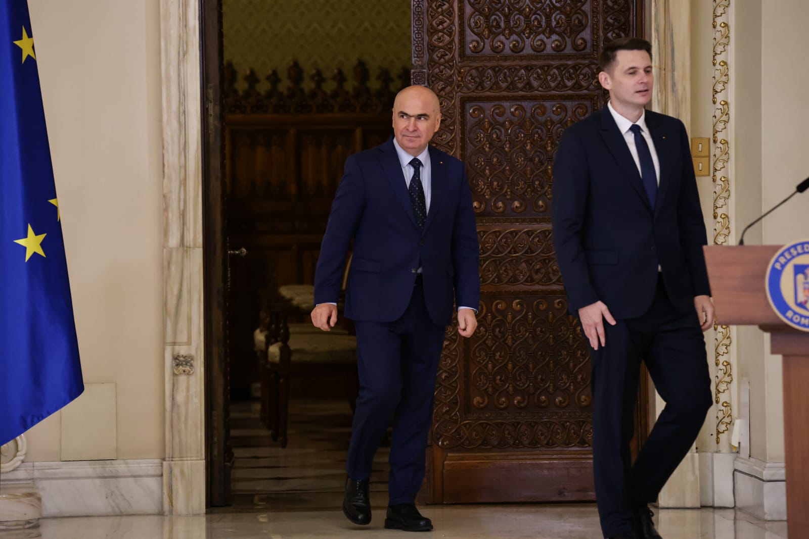 Trei noi judecători la CCR. Dacian Dragoş, Csaba Asztalos şi Mihai Busuioc au depus jurământul la Cotroceni. Cine sunt cei 9 judecători ai Curții