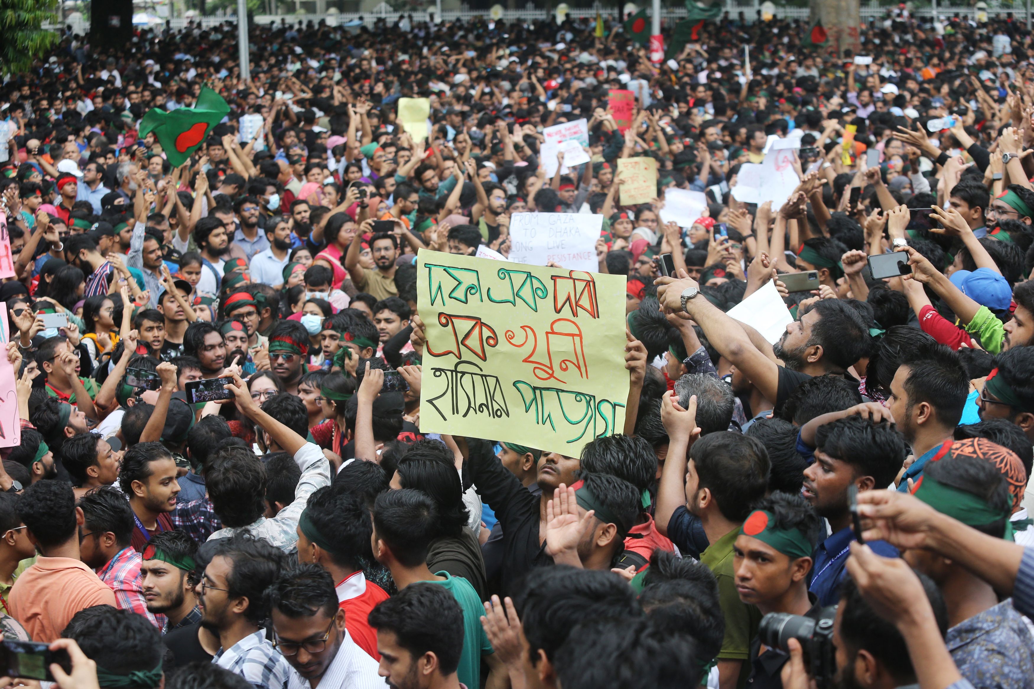 Stare de asediu în Bangladesh. Cel puţin 73 de oameni au murit în timpul unor manifestaţii antiguvernamentale