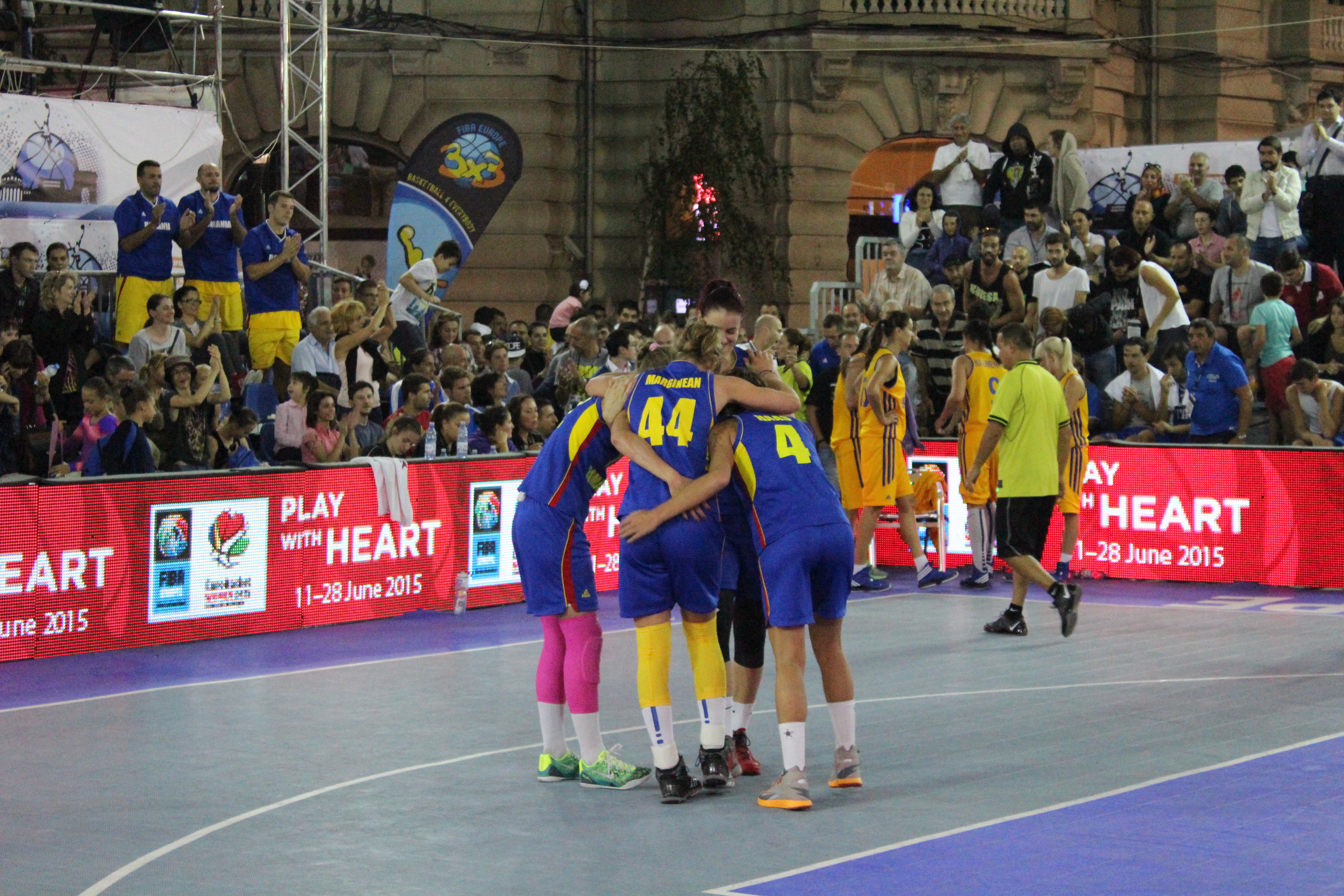 GALERIE FOTO / Echipele României au obţinut victorii pe linie în prima zi a Europeanului de baschet 3x3 