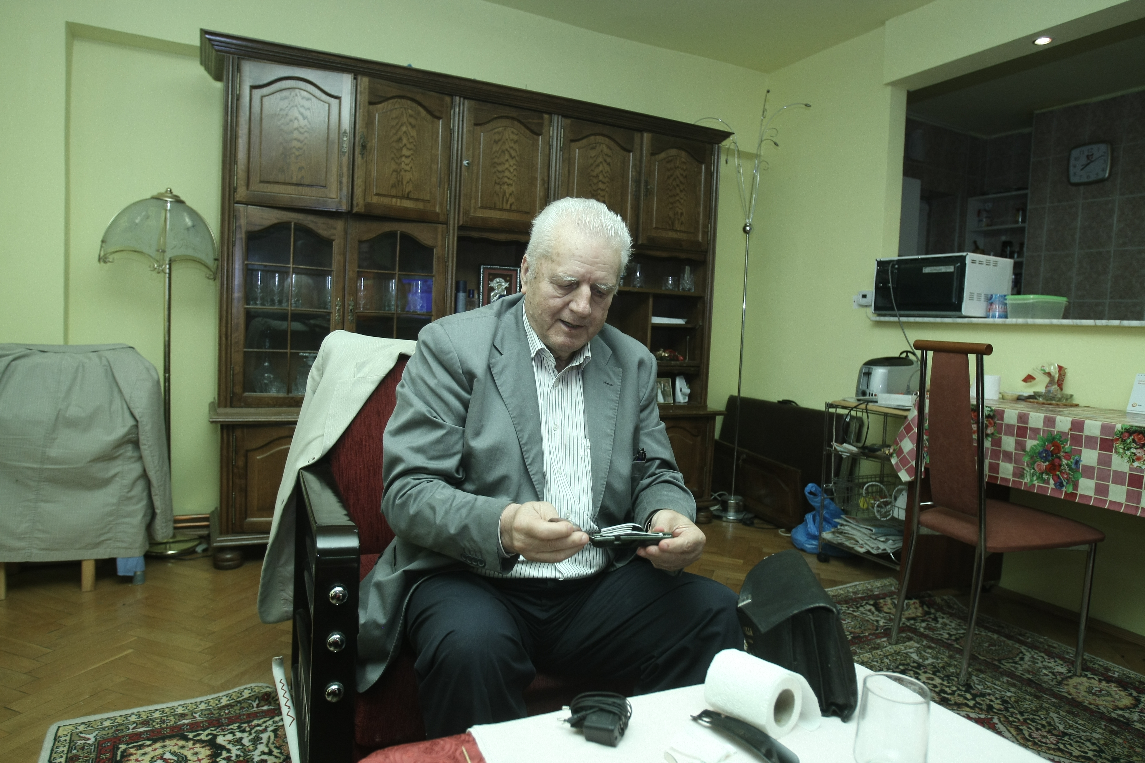 EXCLUSIV! Știați că Pădureanu a fost însurat? Vorbește în premieră despre divorț! A înșelat-o nea Jean pe Tanti Pușa? GALERIE FOTO