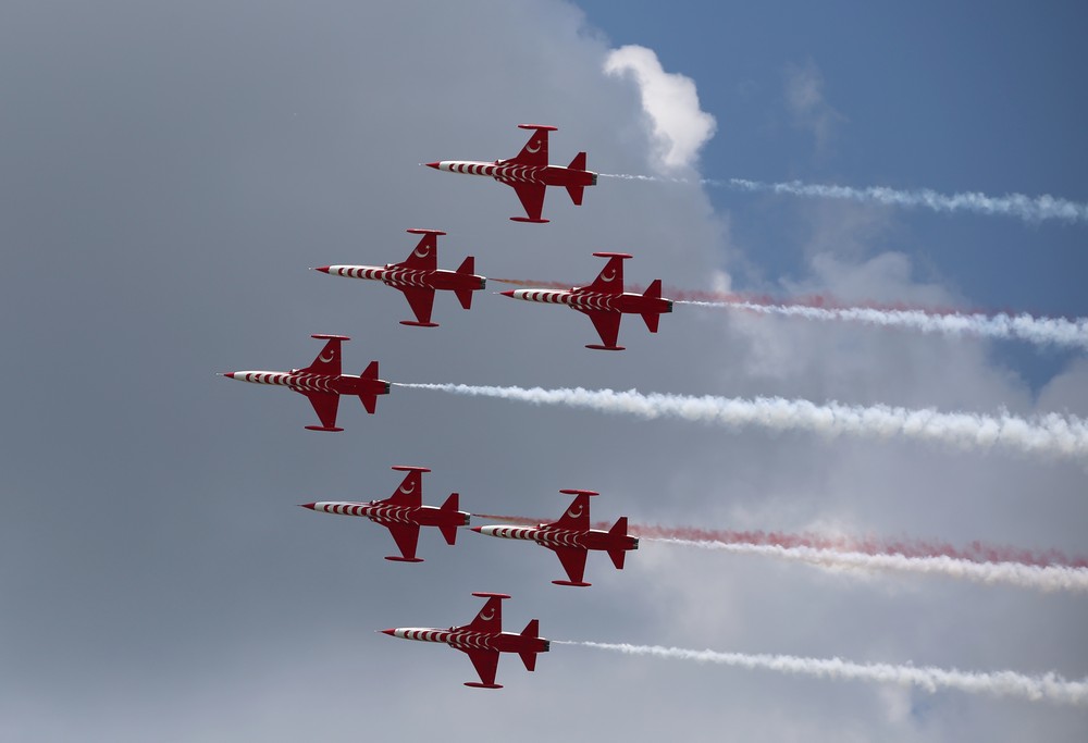 UPDATE. Programul BIAS 2018. Ce se întâmplă la show-ul aviatic cu 150 de aeronave şi peste 100 de piloţi şi paraşutişti din 13 ţări / FOTO&VIDEO