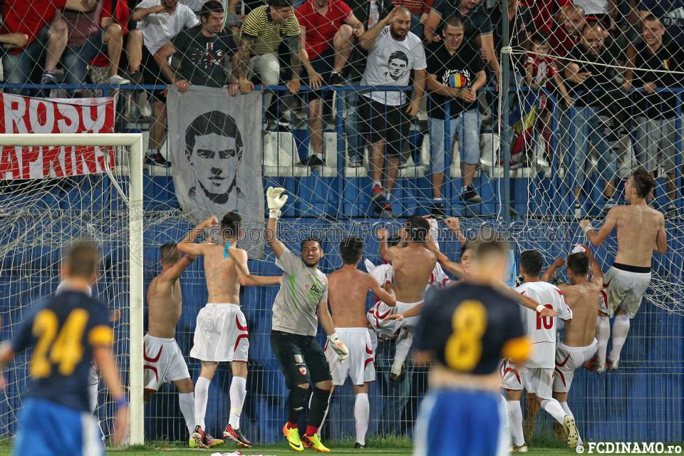 FOTO / Oltenii s-au bătut între ei! Fanii lui FC U au coabitat cu dinamoviștii