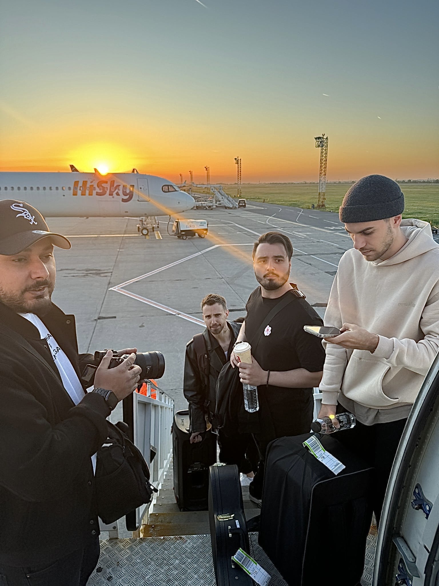 Misha Miller, concert-surpriză la 9.000 de metri înălțime, în avion: „Am avut supermari emoții”. Cum au reacționat pasagerii
