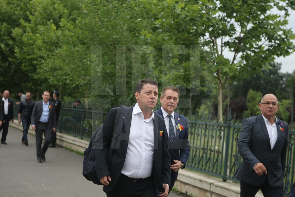 FOTO | Ludovic Orban, după moțiunea de cenzură: ”Sfârșitul lui Dragnea este aproape!”