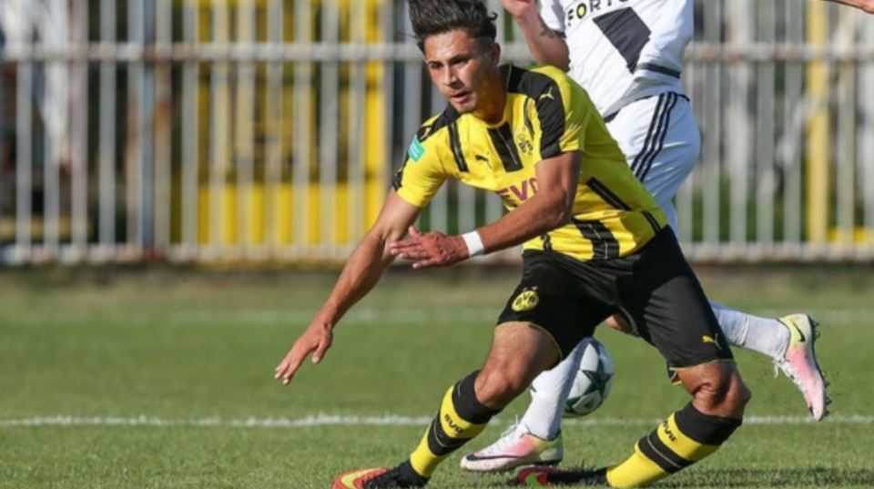 Revenire miraculoasă. Un junior de la Borussia Dortmund a jucat din nou fotbal, la doi ani după ce medicii i-au spus că nu va mai putea merge / VIDEO