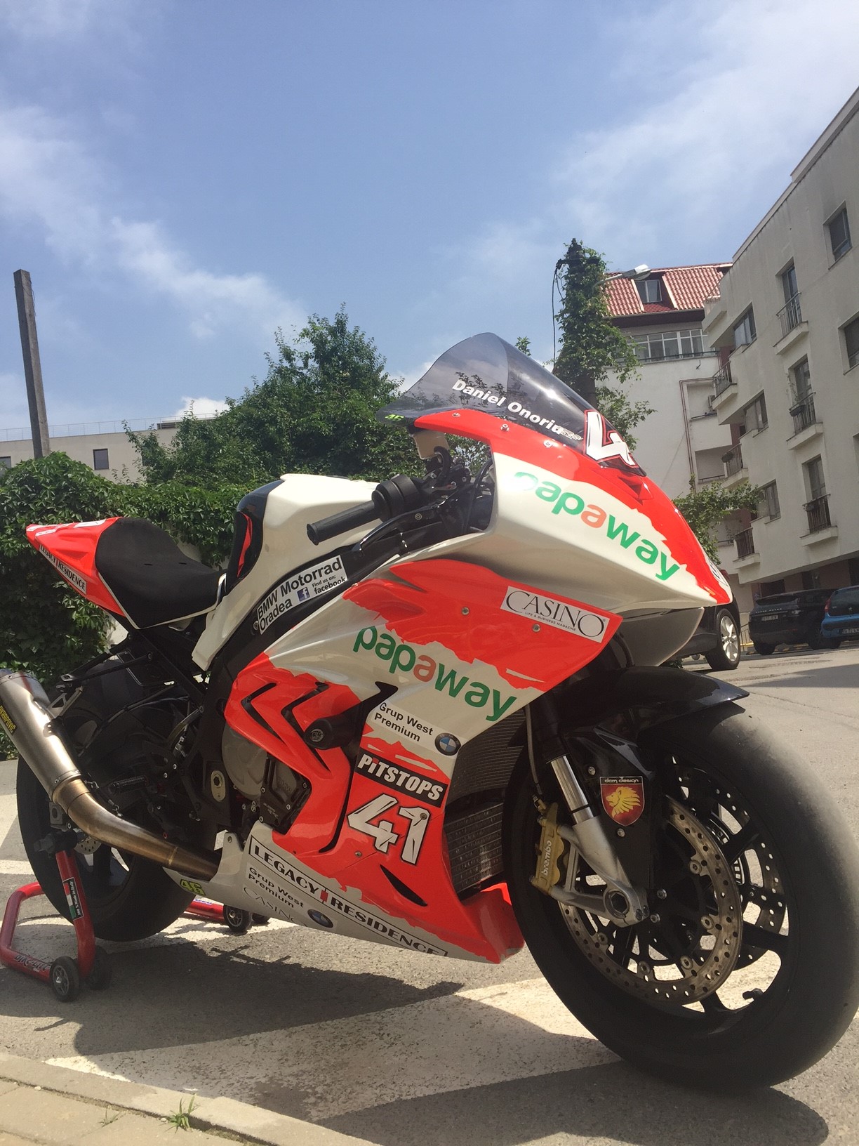 Motociclism. Daniel Onoriu își schimbă culoarea, dar nu și năravul. Un nou design, același obiectiv / GALERIE FOTO