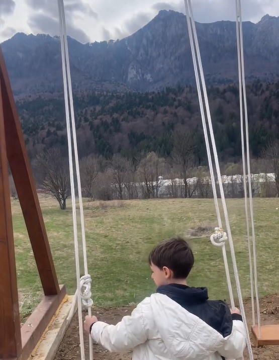 Imagini adorabile cu fiul lui Ștefan Bănică jr și al Laviniei Pîrva. Cât de mult a crescut Alexandru