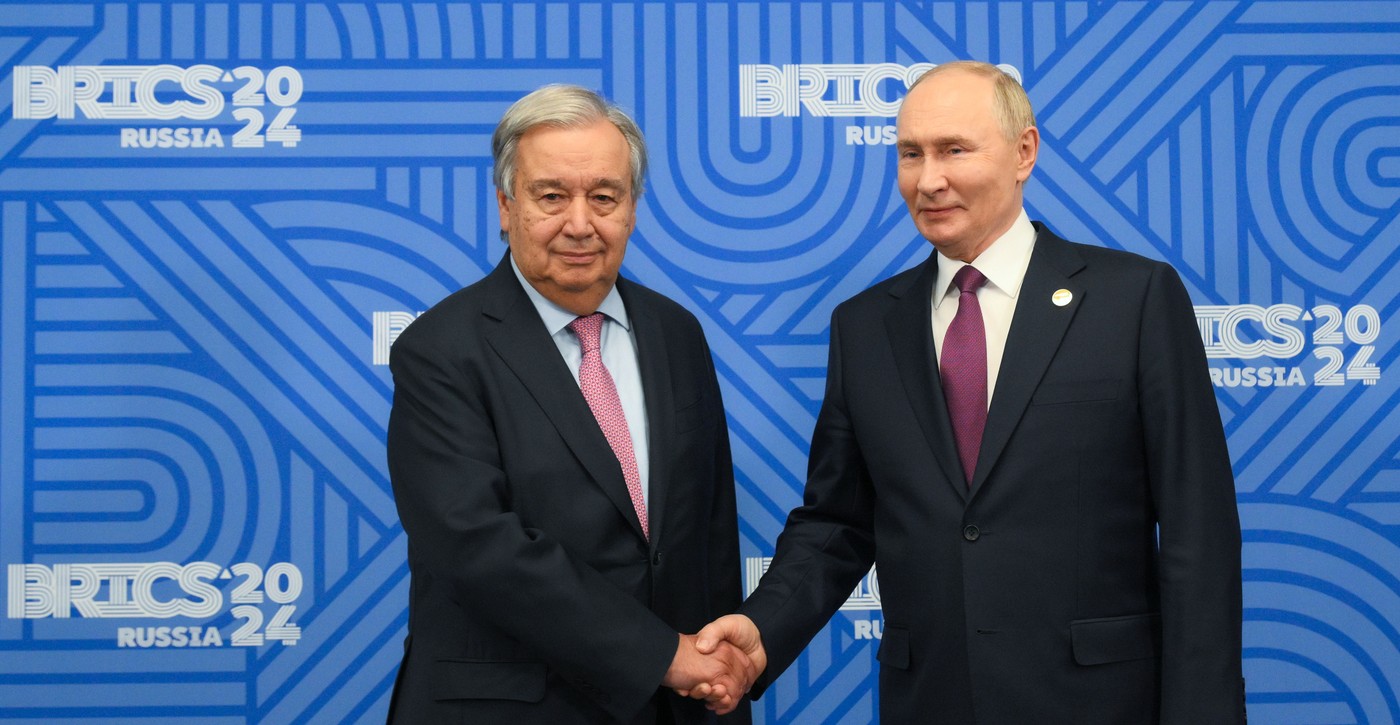 Volodimir Zelenski refuză să îl mai primească la Kiev pe secretarul general ONU, după ce acesta a dat mâna cu Vladimir Putin