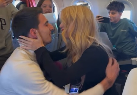 Reacția șefului companiei care l-a ajutat pe Victor Cornea să o ceară în căsătorie pe Andreea Bălan: „Șampanie și tort în cinstea tinerilor”