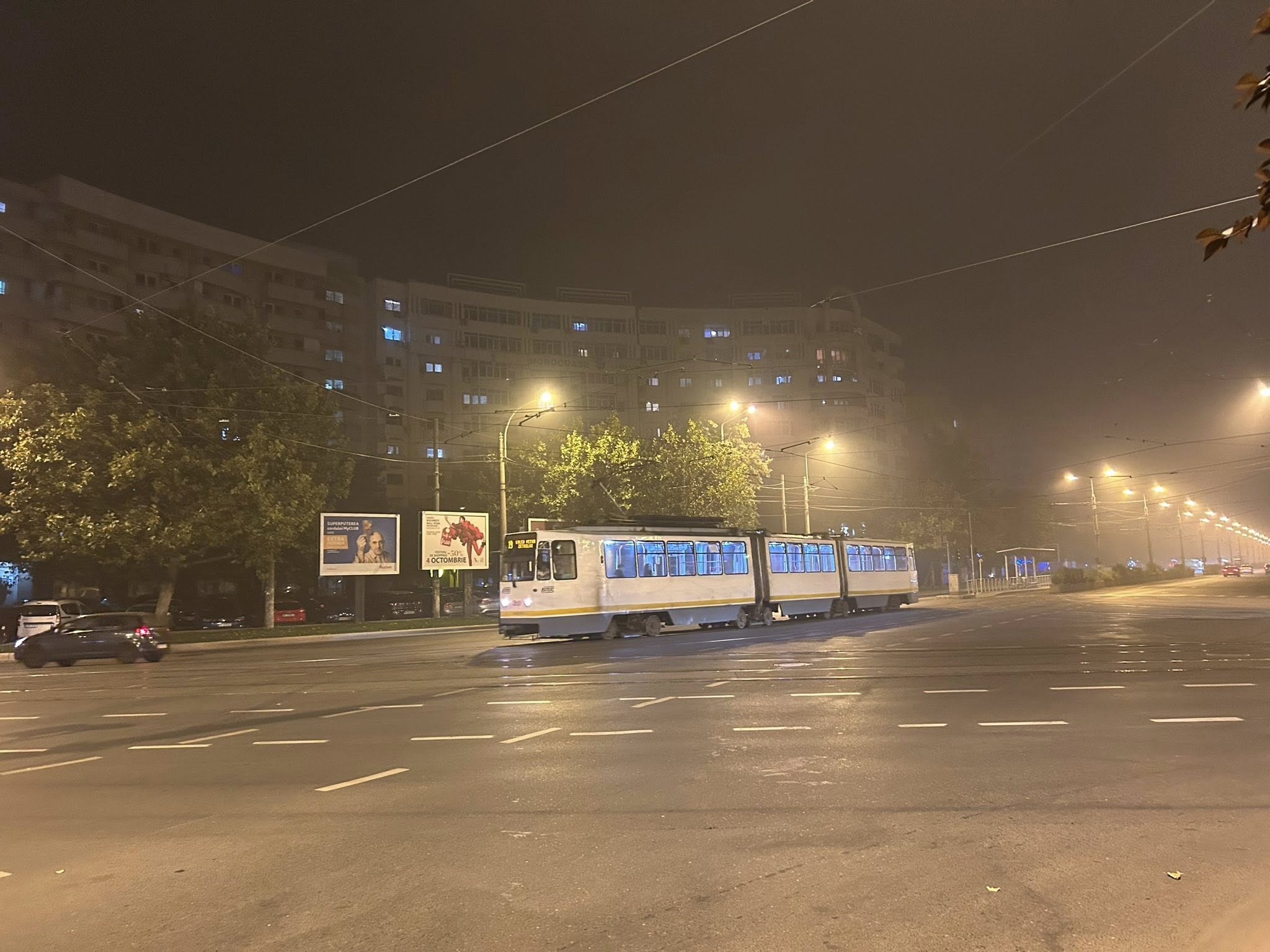 Fum și poluare pe străzile din București din cauza incendiului de la depozitul Antrefrig: „Mi-a venit rău"