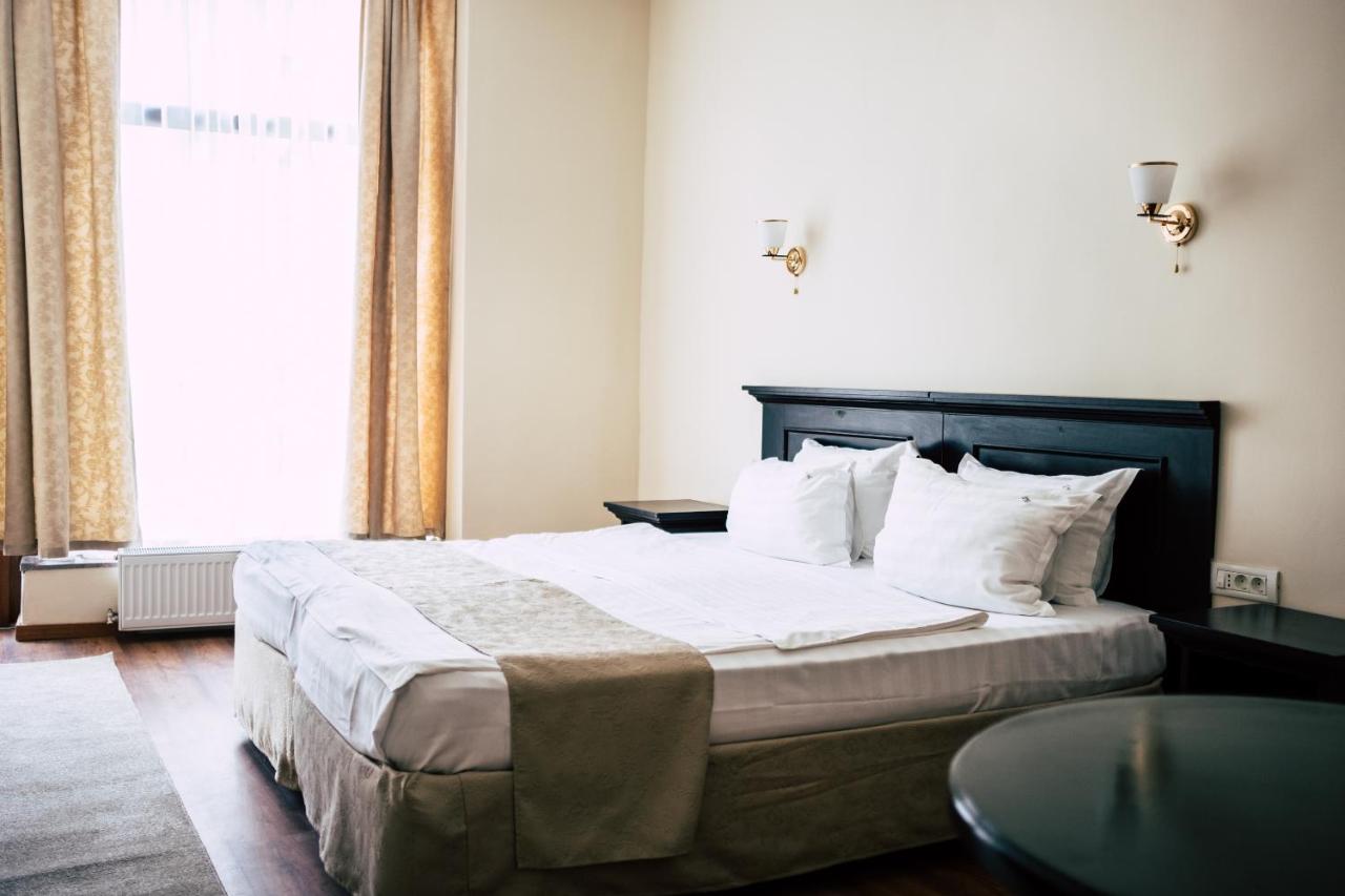 Cât costă să petreci Revelionul la hotelul din Brașov al Simonei Halep. Prețurile nu sunt pentru toată lumea