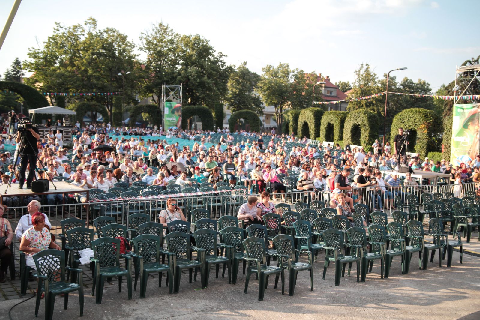 REPORTAJ: Primul festival folcloric din România sub patronajul UNESCO dedicat morților Revoluției din 1989: Festivalul Inimilor de la Timișoara