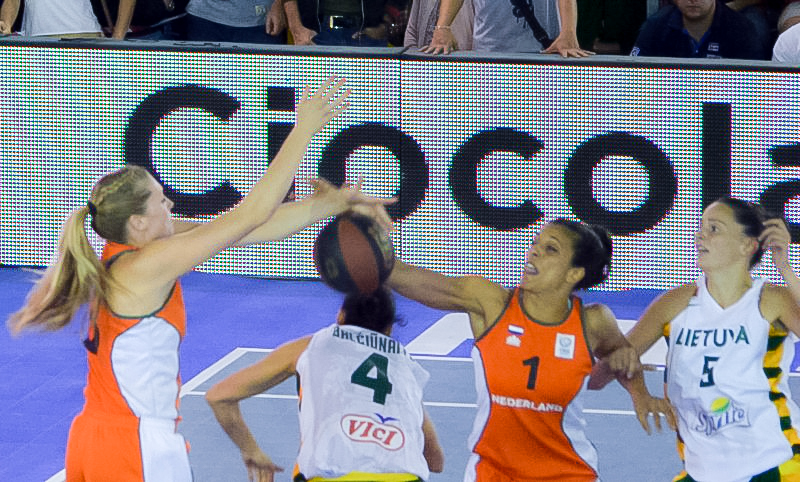 GALERIE FOTO & VIDEO / România joacă astăzi în semifinalele CE de baschet 3x3