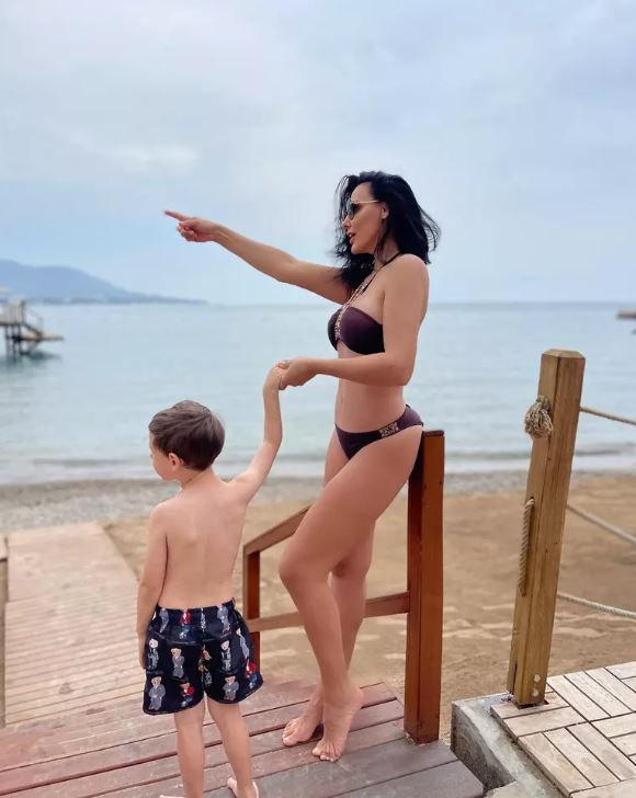 Lavinia Pîrva spune adevărul, după ce s-a speculat că divorțează de Ștefan Bănică jr: „Nimeni nu deține pe nimeni”. A renunțat la verighetă