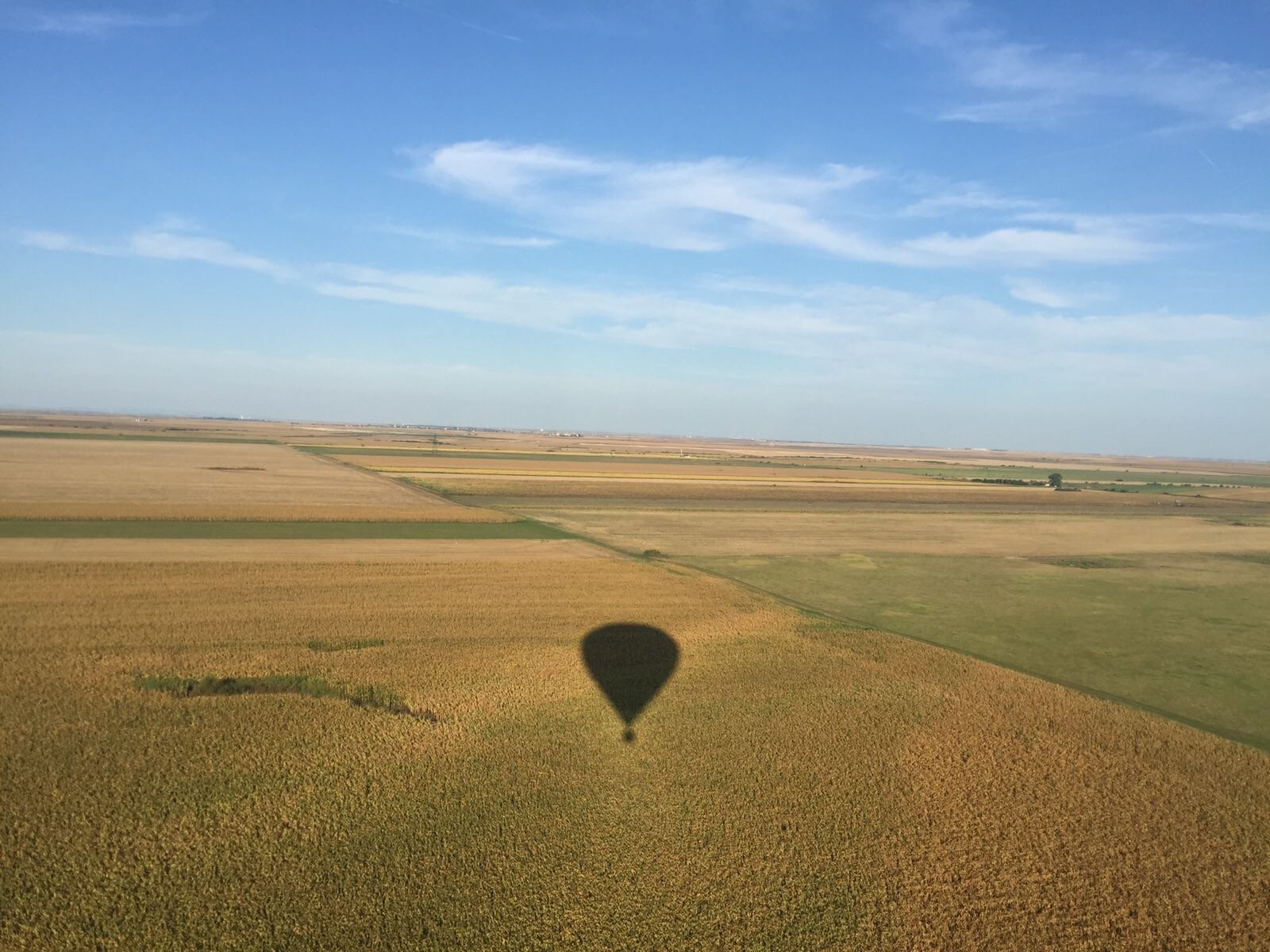 REPORTAJ/Zborul cu balonul cu aer cald, o modă și în România. Cum să simți vântul la înălțime și să admiri peisaje de vis-FOTO