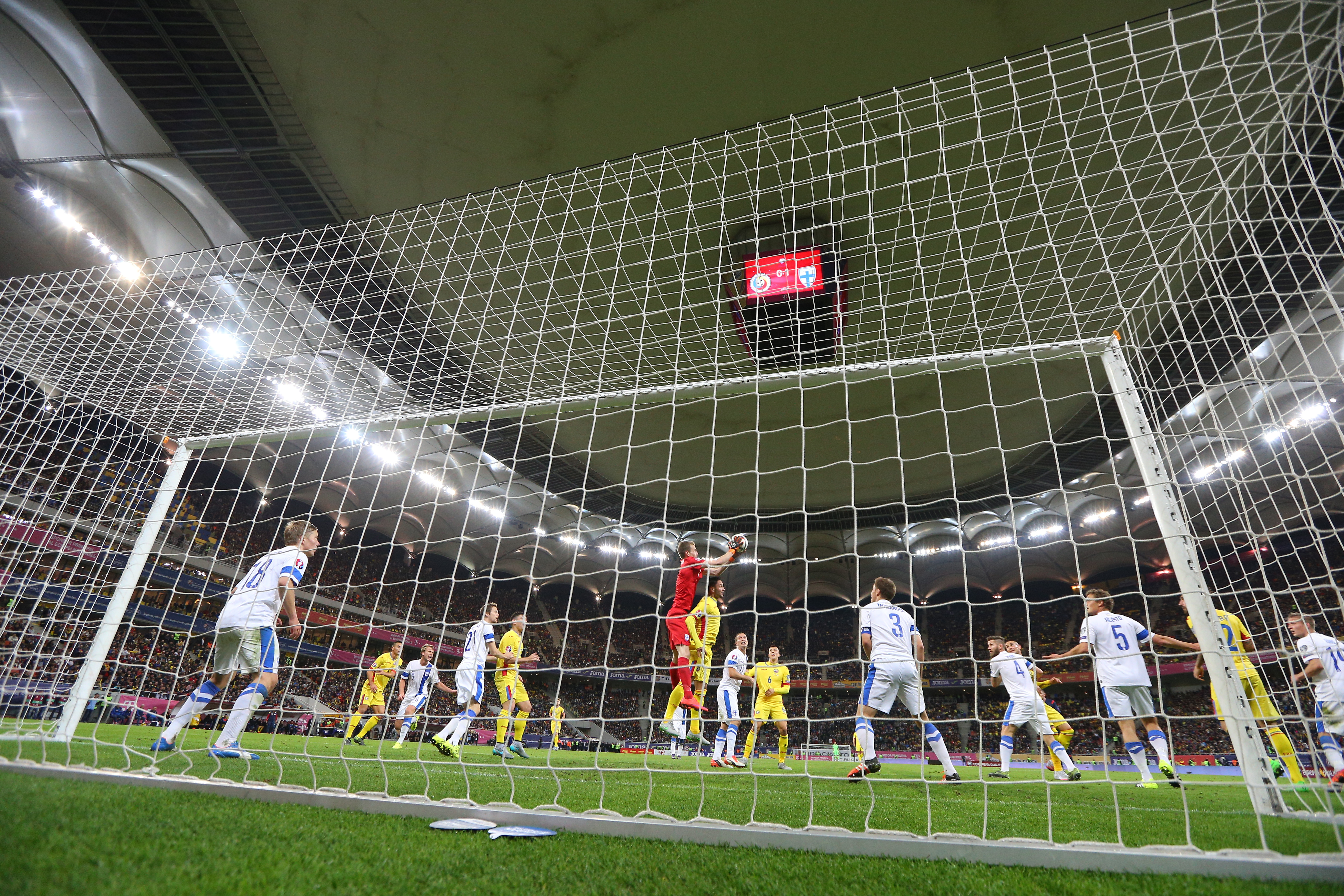 PRELIMINARIILE EURO 2016 / Declarații după România - Finlanda 1-1.^Anghel Iordănescu: ”Era nedrept să nu câștigăm. Îmi cer scuze fanilor! Reacția lor, de a ne huidui, a fost una firească”! GALERIE FOTO
