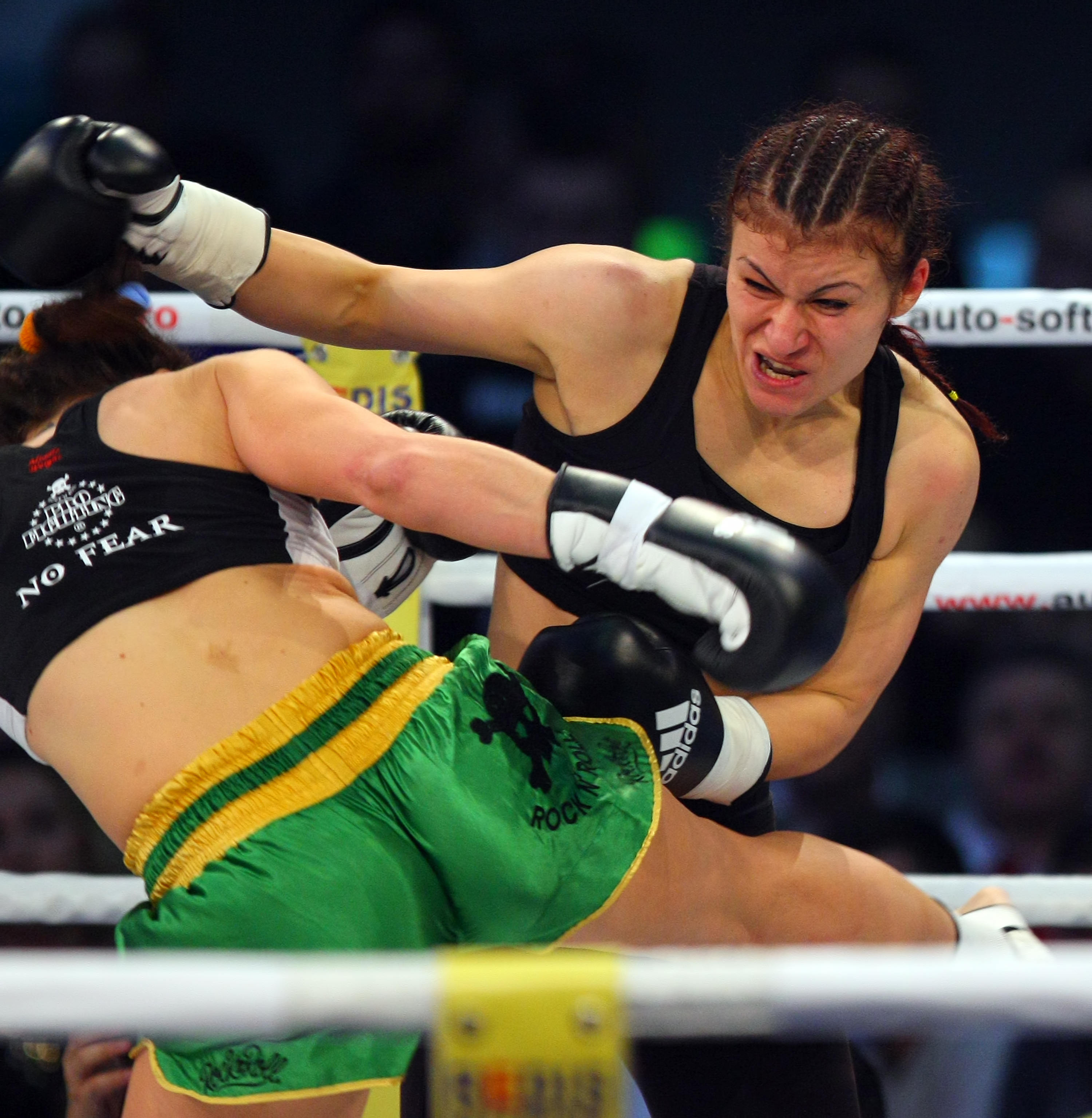 Meciul în urma căruia Amansio Paraschiv a devenit campion mondial Superkombat New Heroes! VIDEO& FOTO