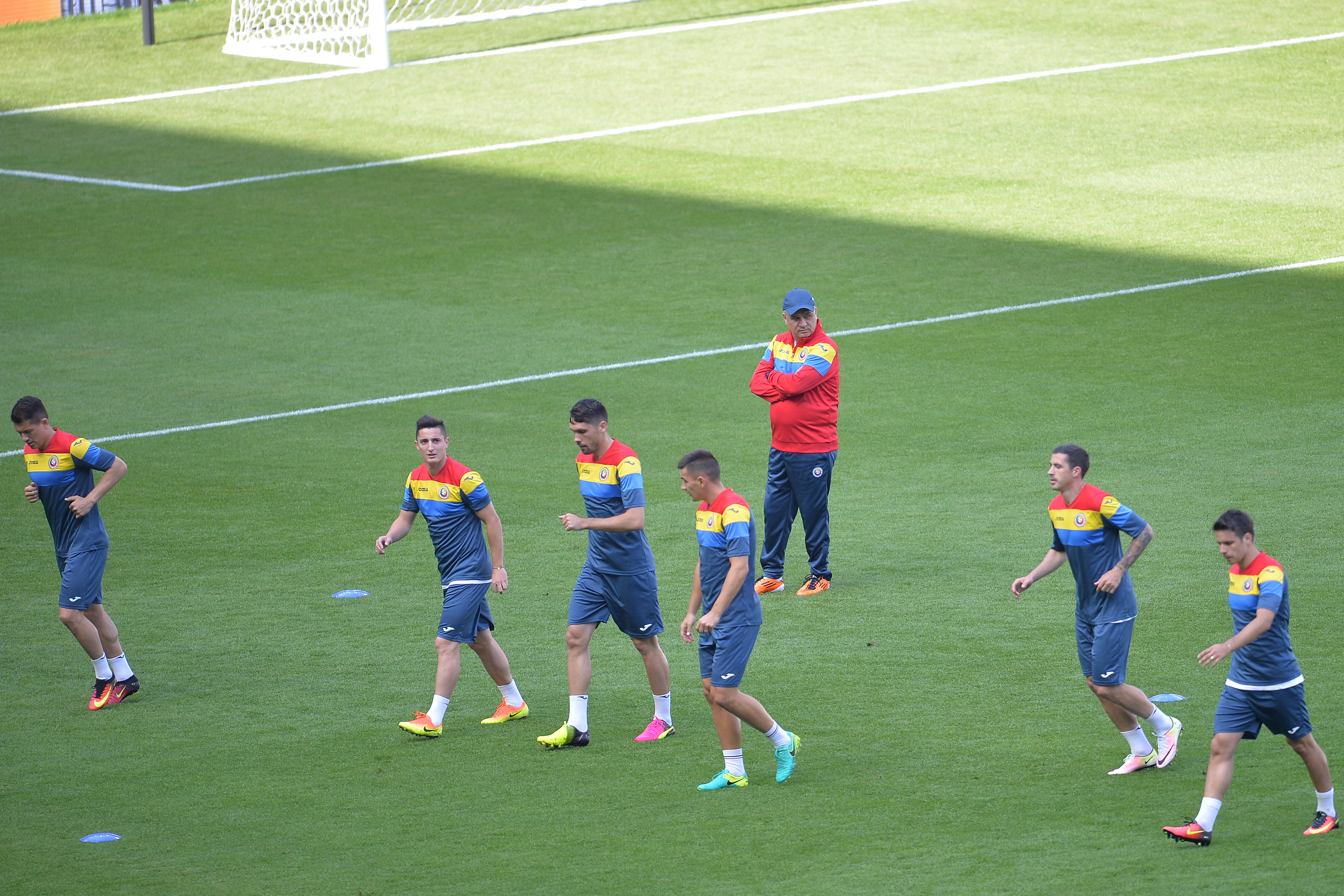 Euro 2016. Tricolorii au efectuat antrenamentul oficial pe Stade de France, ultimul înaintea meciului cu ”Les Bleus” (vineri, ora 22:00). Zâmbete și uimire / GALERIE FOTO și VIDEO