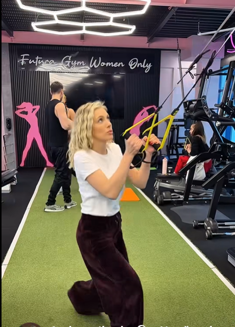 Alături de cine a fost surprinsă Andreea Ibacka în sala de sport. Vedeta, hotărâtă să se tonifieze. „E cheia mea către disciplină”