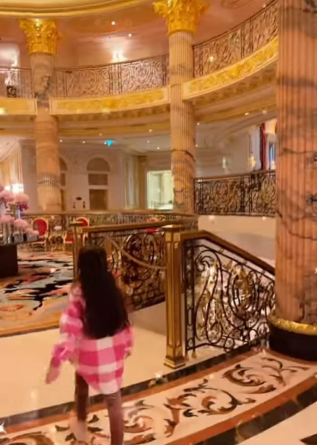 Imagini din vacanța de lux a Biancăi Drăgușanu în Dubai. Ce mesaj i-a transmis lui Gabi Bădălău, iubitul ei, care nu a însoțit-o
