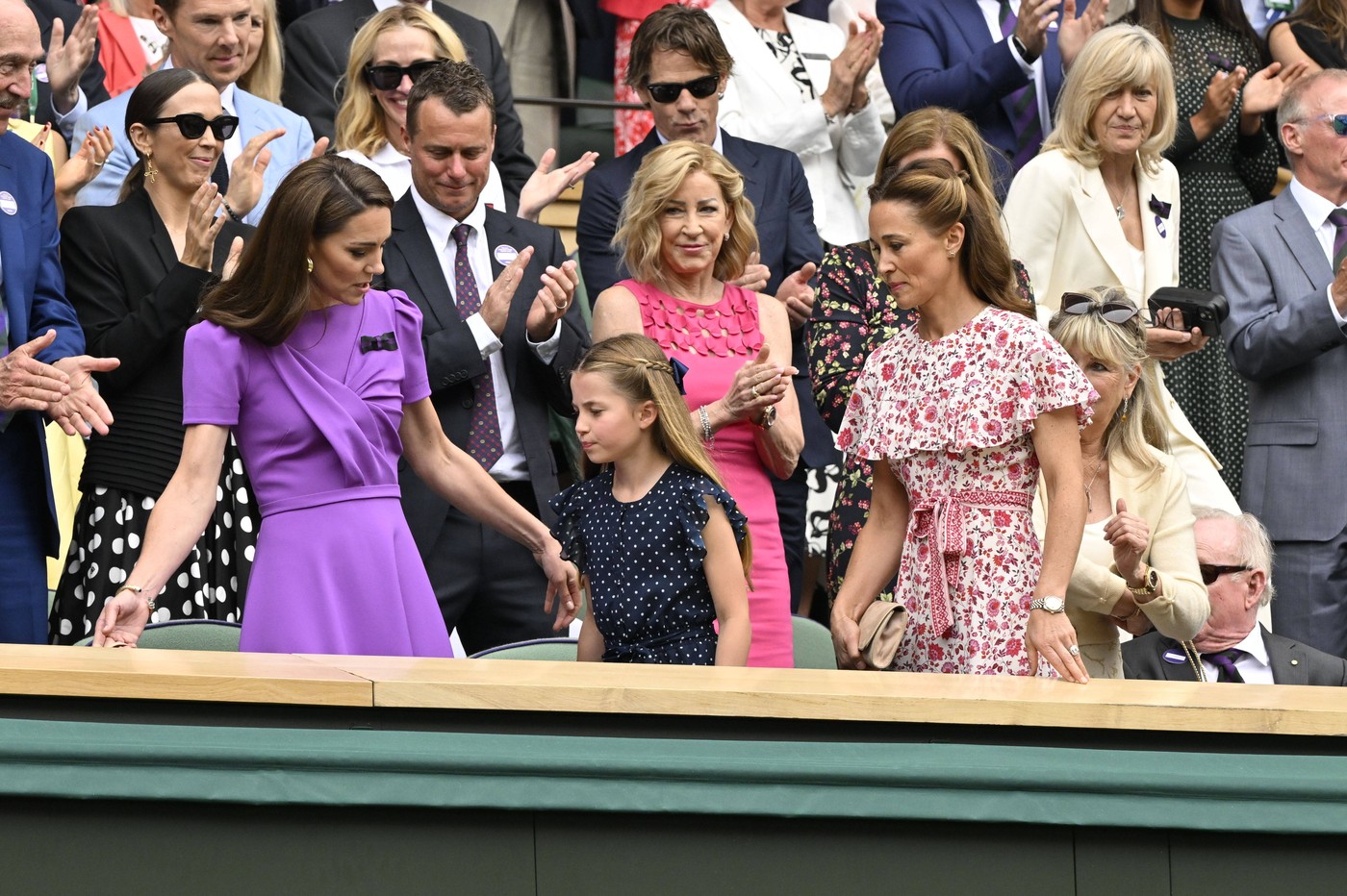 A doua apariție în public a lui Kate, după diagnosticul de cancer. Prințesa, primită cu urale la Wimbledon