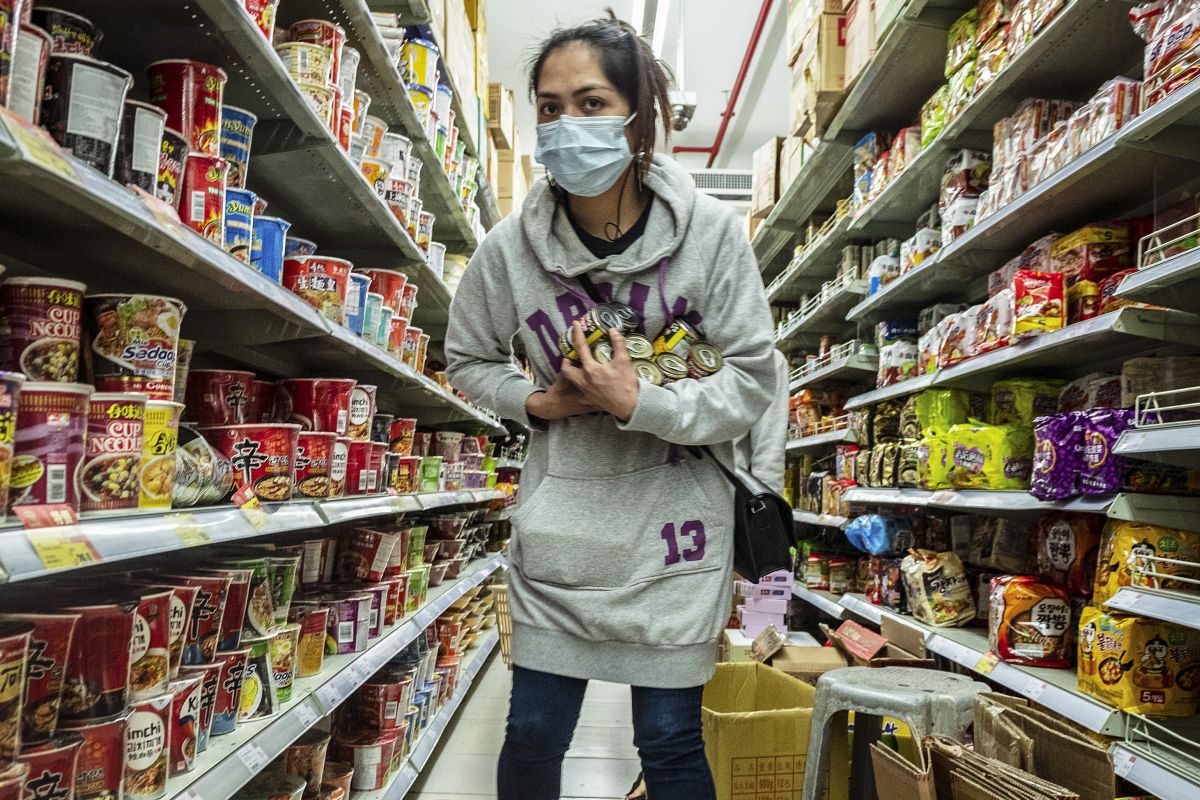 Săptămâna în imagini | Epidemia care capătă accente dramatice, tragediile din Turcia și războaiele lui Donald Trump