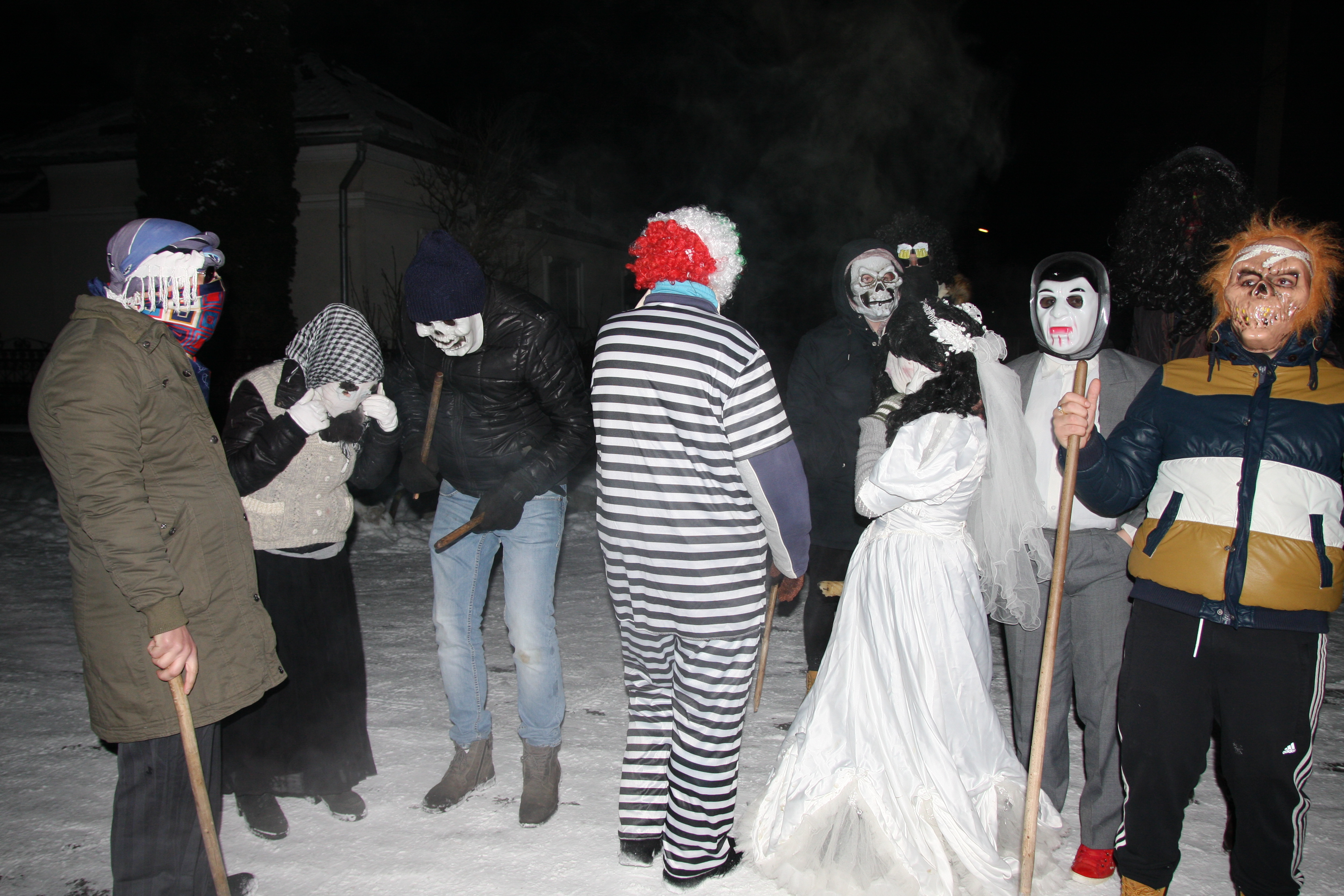 Hâzii din Chintelnic au încheiat colindatul de sărbători! GALERIE FOTO