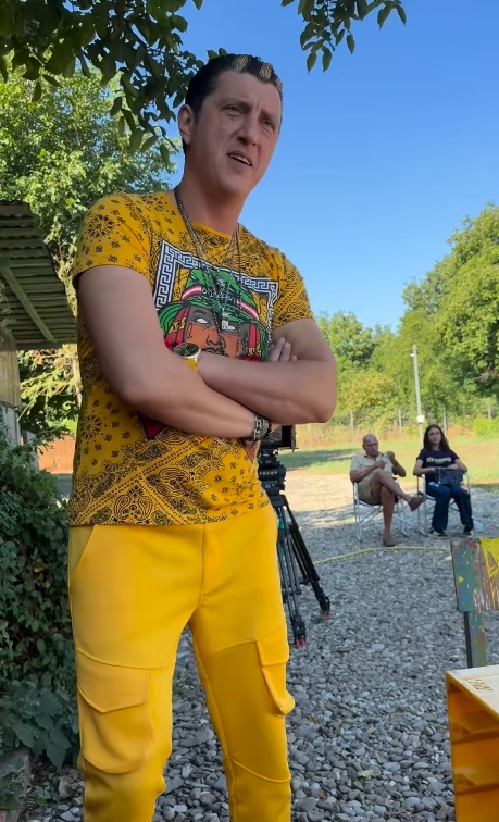Imagini de la filmările serialului „Las Fierbinți”. Ce fac Mihai Bobonete și Mihai Rait în pauze: „«S-a început» filmările, să se adune fetele”