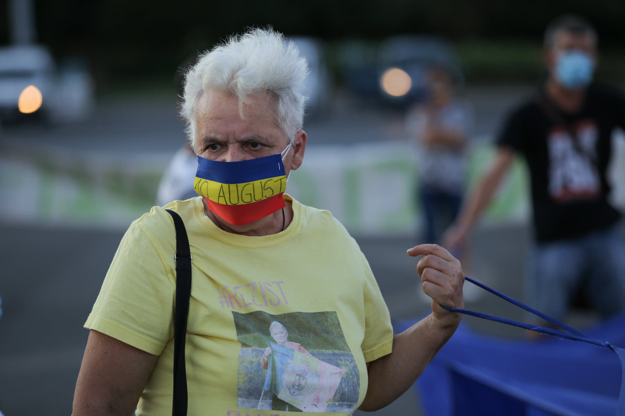 Protest simbolic în Piaţa Victoriei, la doi ani de la violențele înregistrate la “mitingul diasporei” din 10 august. “Vinovații să plătească”