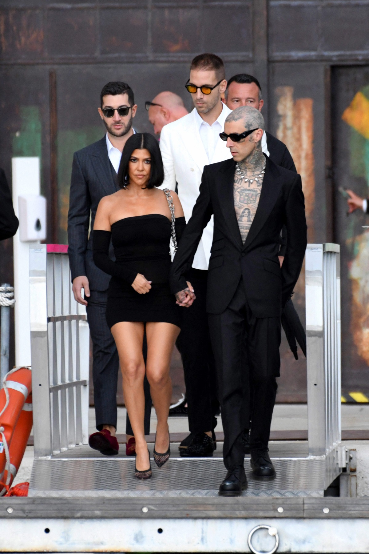 Kourtney Kardashian și Travis Barker au devenit părinți. Ce nume inedit au ales pentru bebeluș