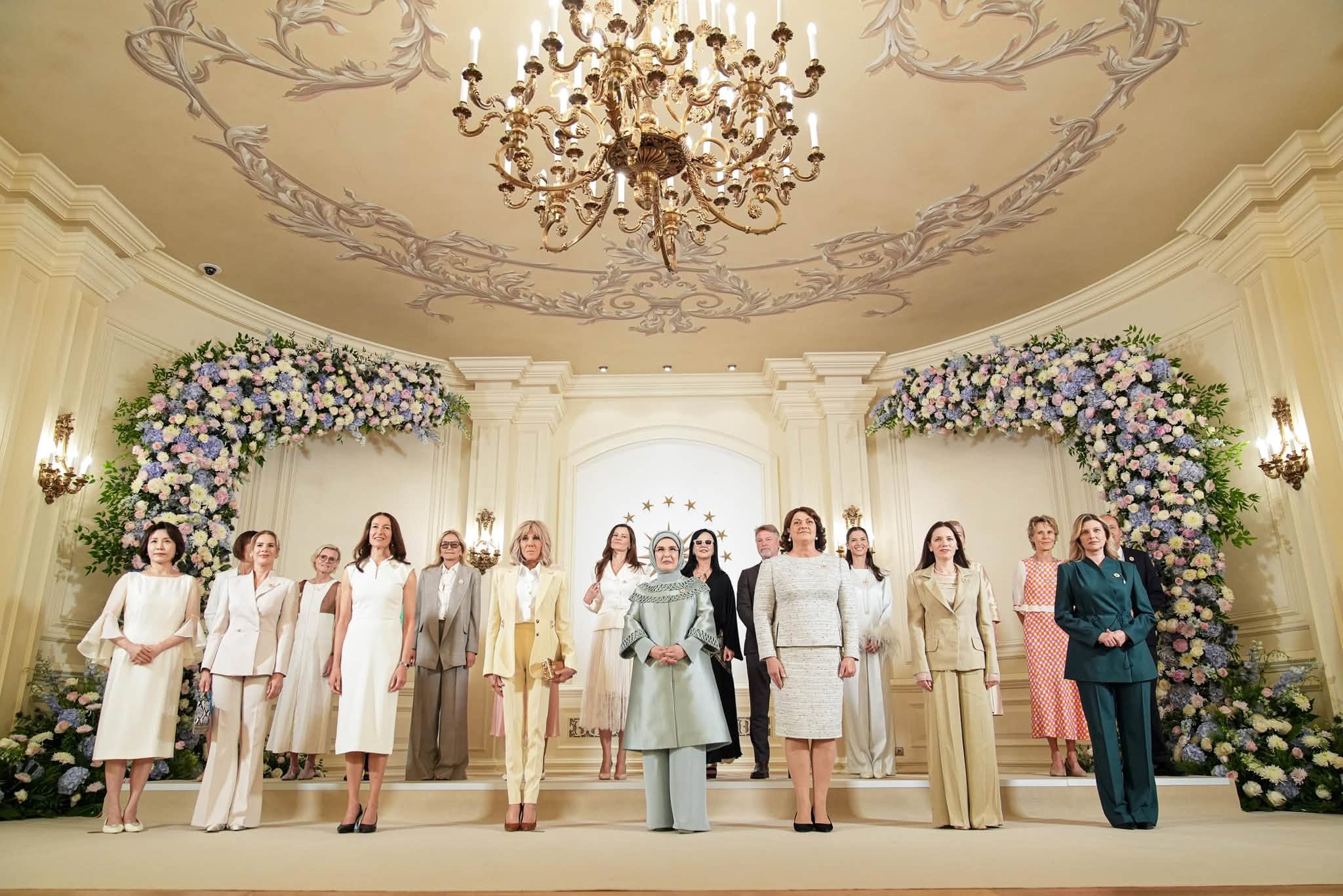 Cum s-a îmbrăcat Mirabela Grădinaru la evenimentele organizate de Emine Erdoğan, la Ankara. Imagini cu partenera lui Nicușor Dan