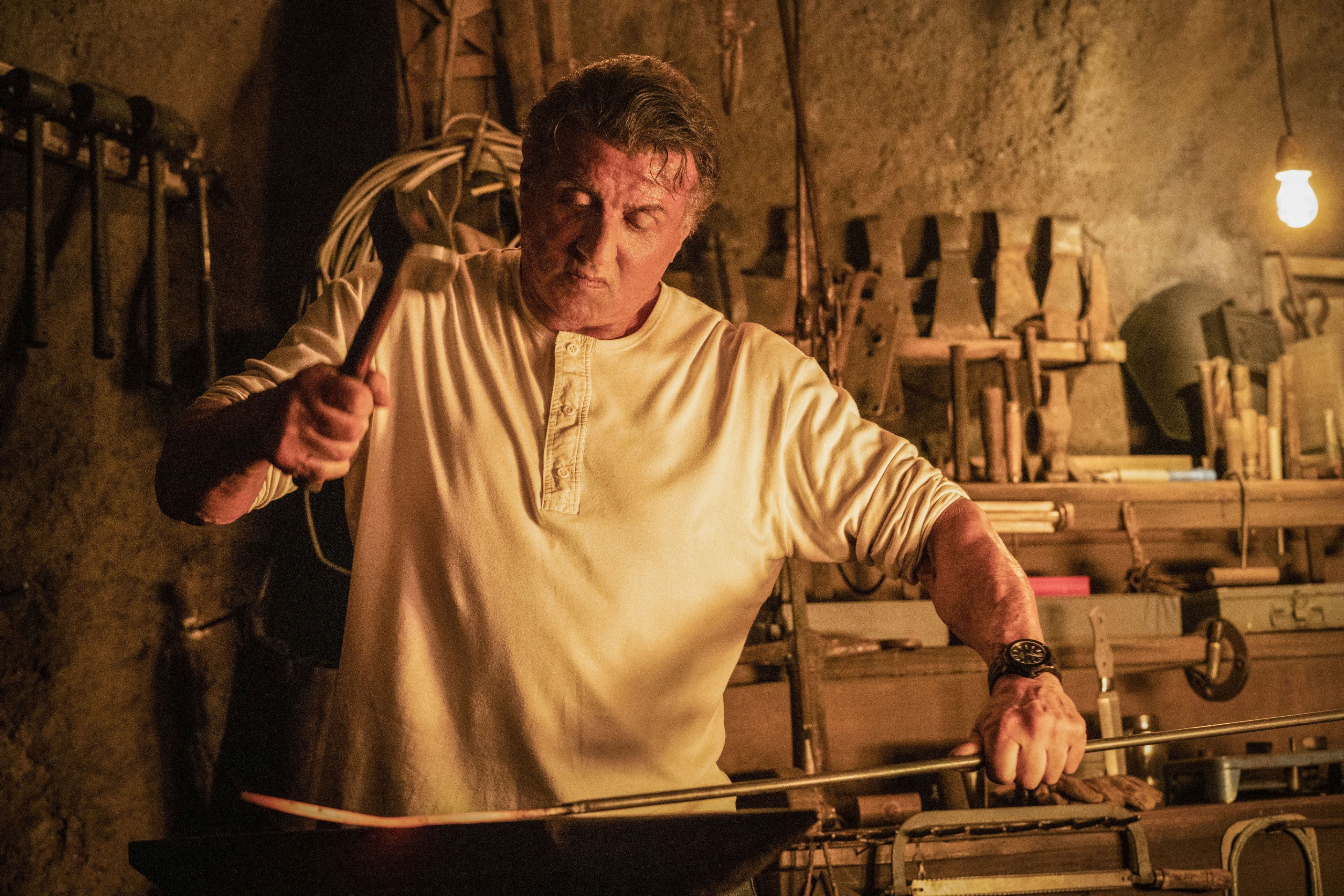Numele ascunse ale durilor de la Hollywood. În buletinele “Eroilor de sacrificiu” scrie Walter, Alois, Gardenzio și Columcille!