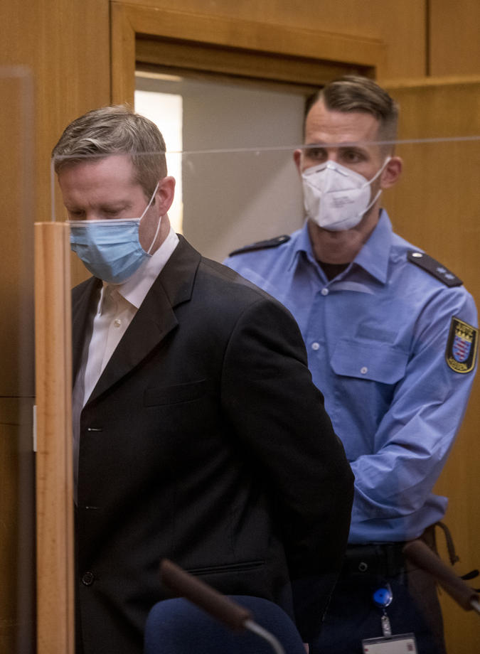 A început procesul în cazul atentatului extremist asupra politicianului german Walter Lübcke. “Se desfășoară la cel mai înalt nivel de securitate”