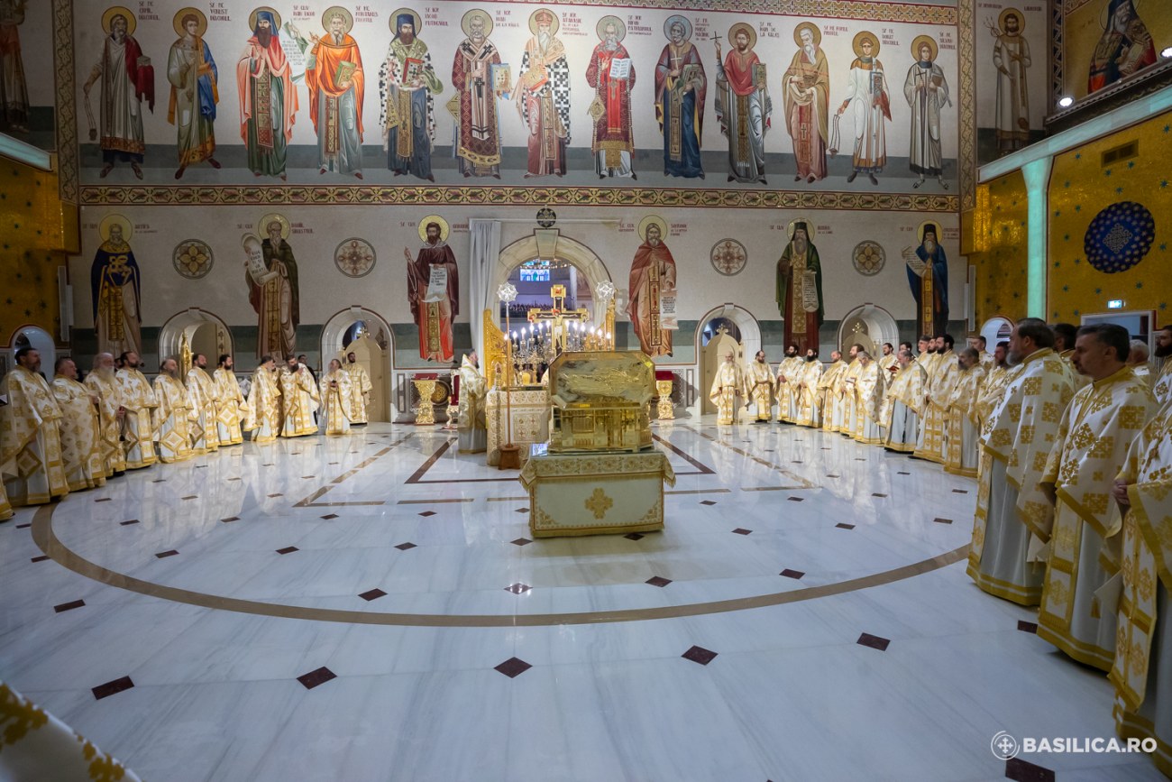 Cum arată Catedrala Mântuirii Neamului în interior. Imagini transmise de Biserica Ortodoxă, pentru că presa a fost interzisă
