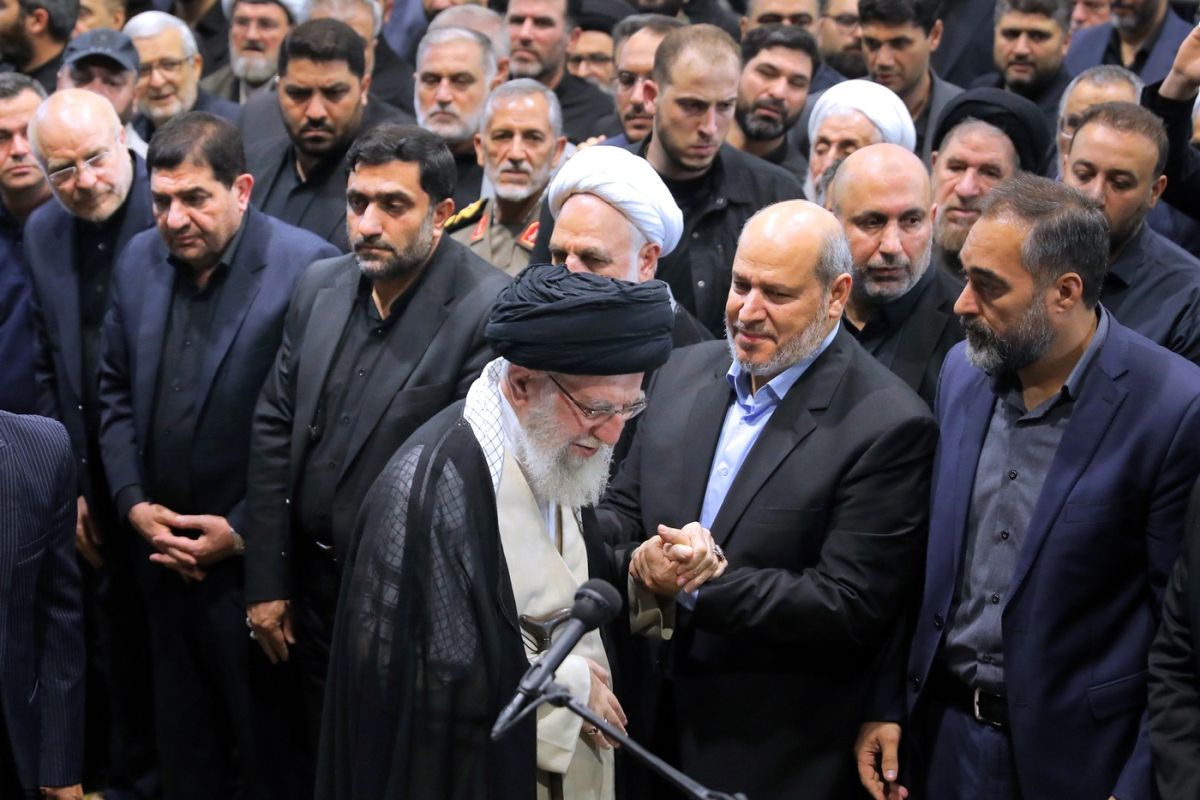 Funeralii cu mii de oameni pentru liderul politic al Hamas, Ismail Haniyeh. Participanții au scandat „moarte Israelului” şi „moarte Americii”