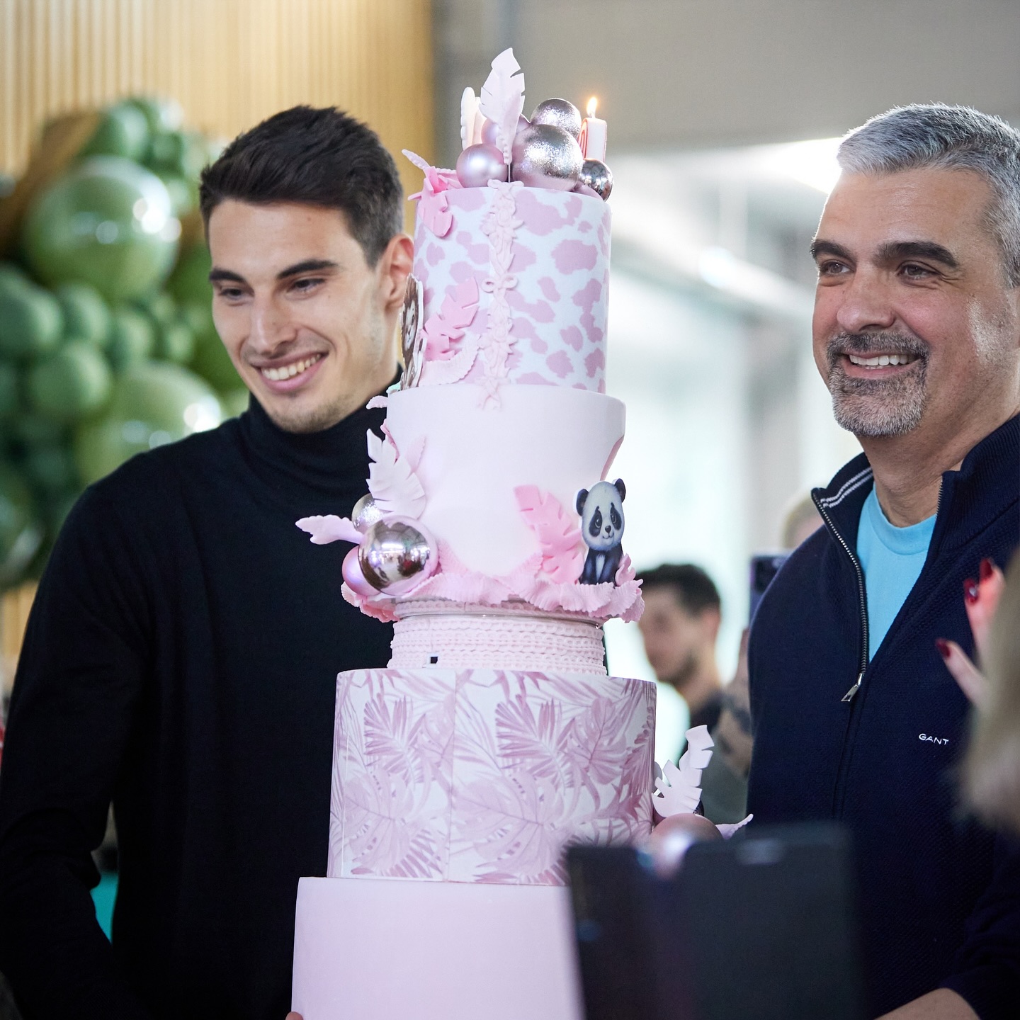 Imagini rare cu Victor Cornea și fetițele Andreei Bălan. Cum au fost surprinși la petrecerea aniversară a Clarei