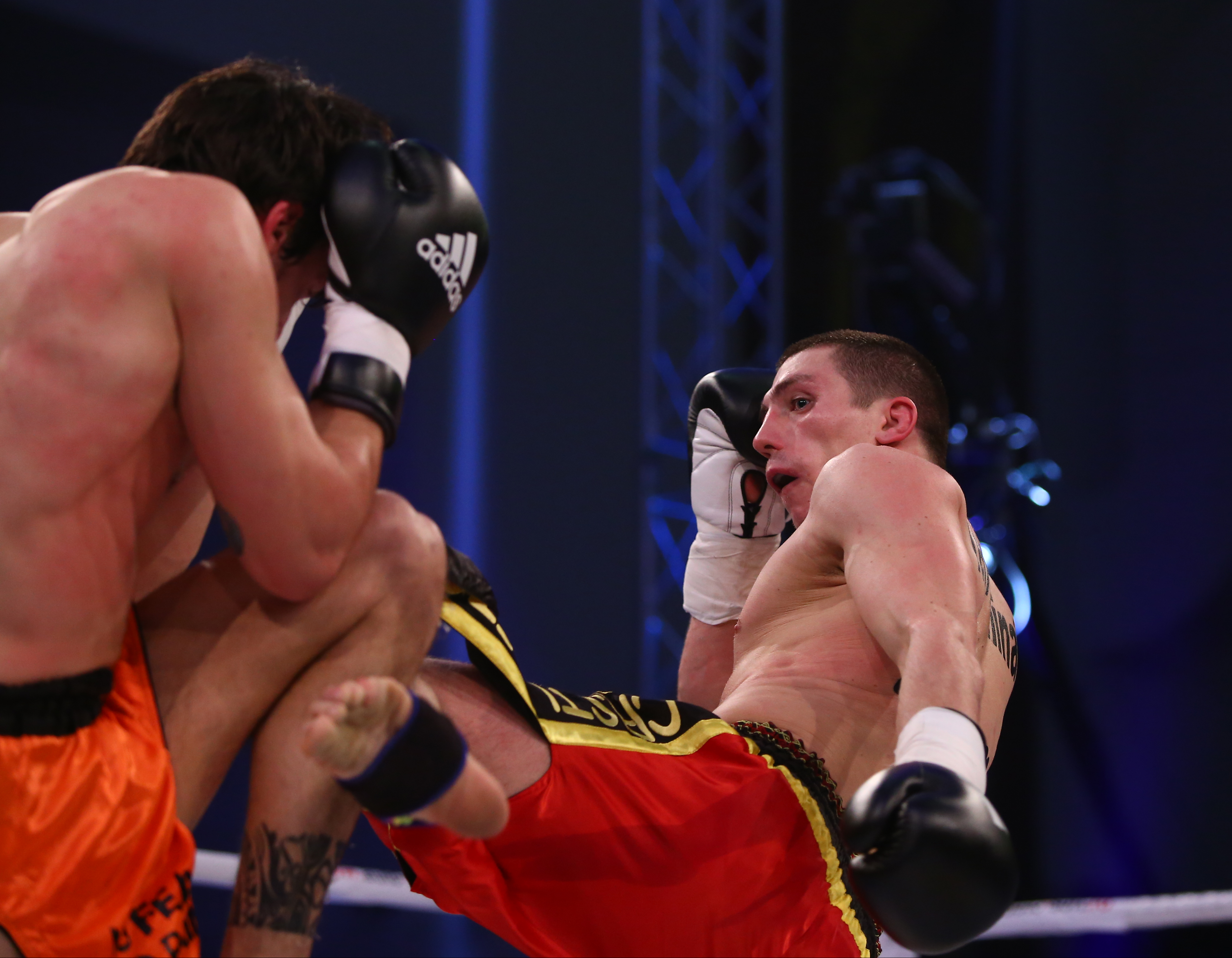 Meciul în urma căruia Amansio Paraschiv a devenit campion mondial Superkombat New Heroes! VIDEO& FOTO