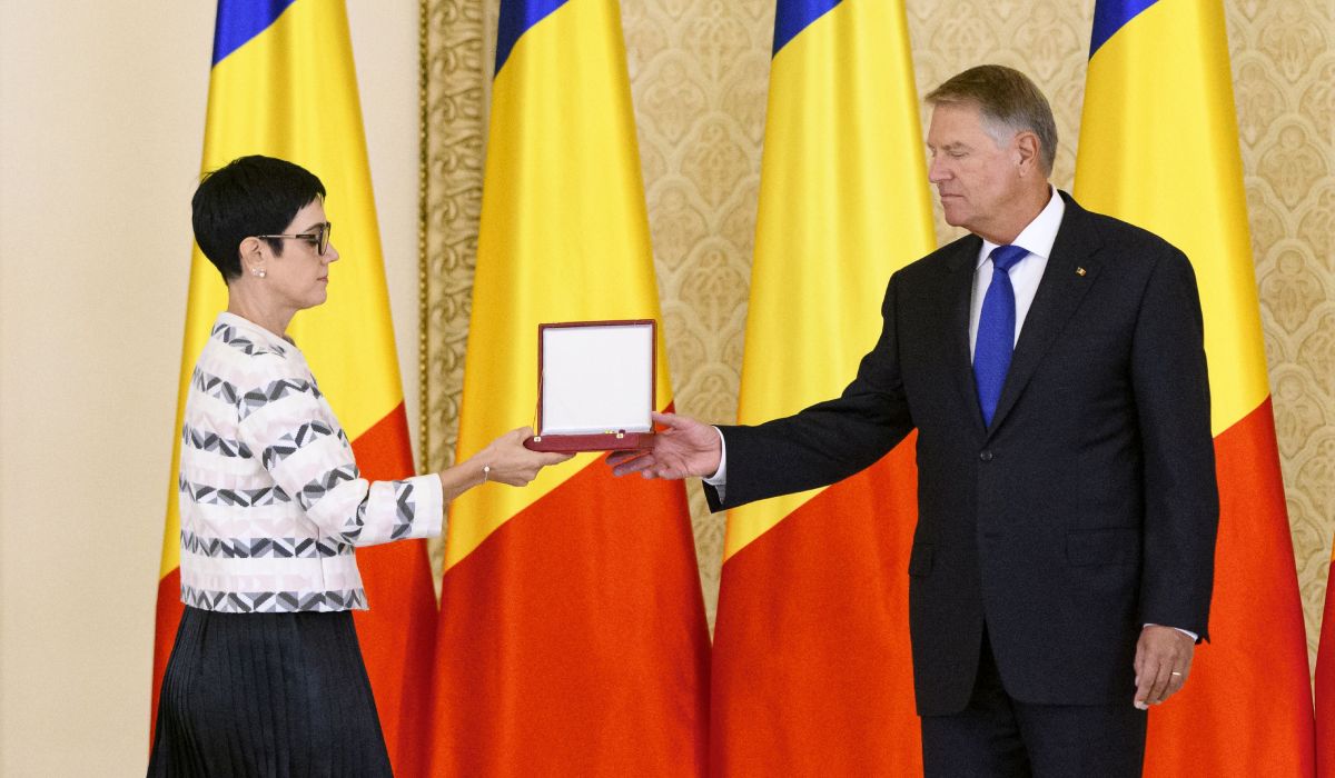 Delia Dinu, cel mai longeviv consilier prezidențial, pleacă de la Cotroceni după 20 de ani. Cine este femeia decorată de trei președinți